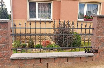Kovaný plot