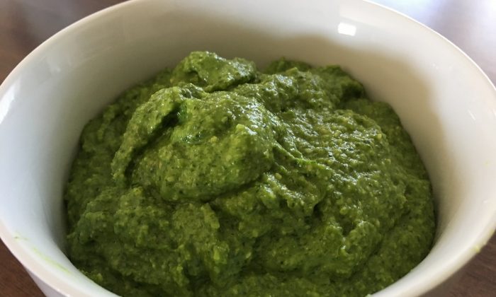 Pesto z medvědího česneku