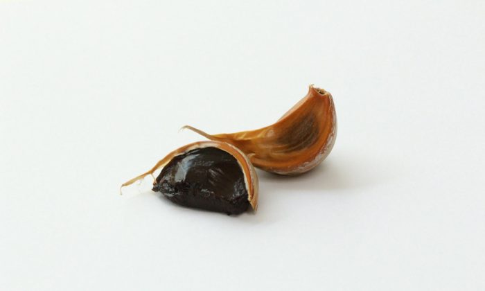 Černý česnek