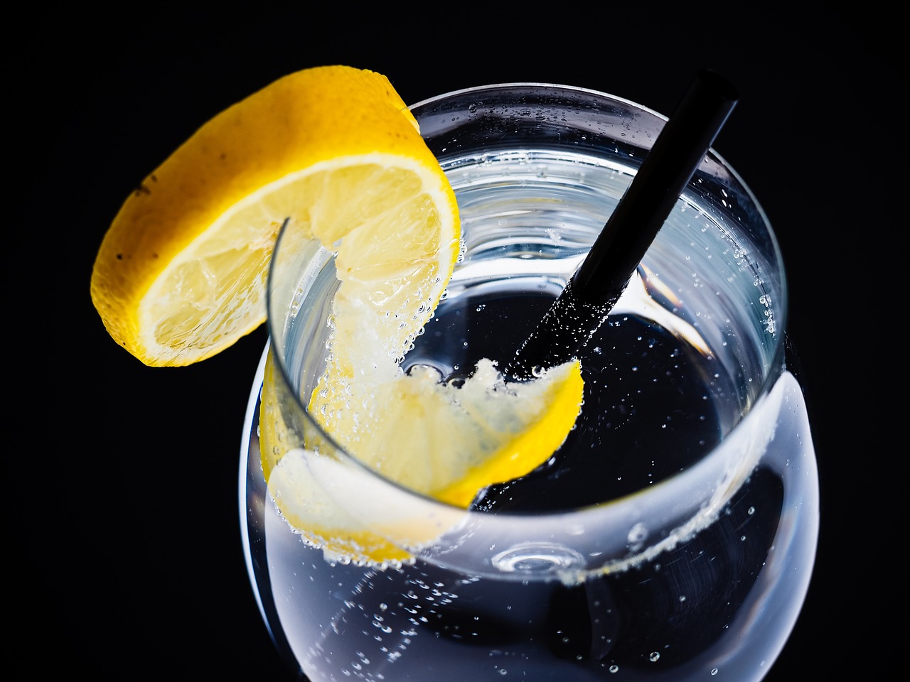 Voda s citronem Tibi krystaly jsou pro jarní detox jako stvořené
