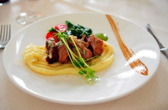 O Vánocích pozor na prázdný talíř – neměl by
