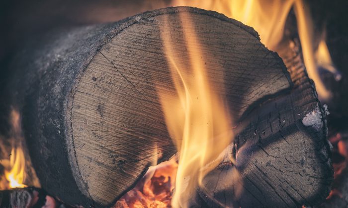 Dřevo a oheň
