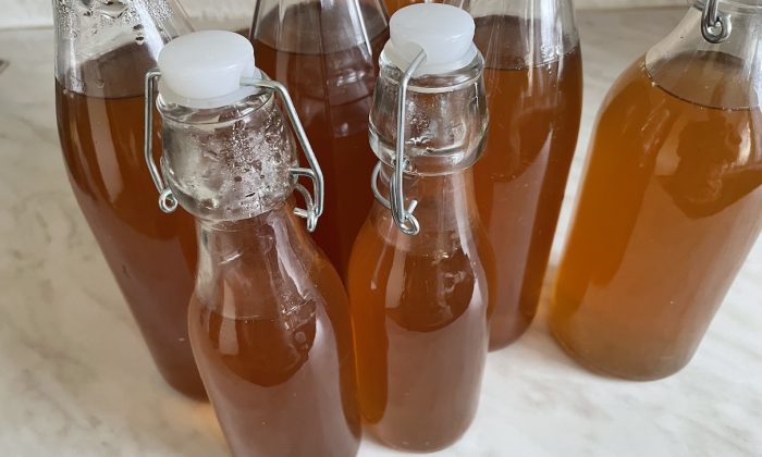 Domácí bezinkový sirup