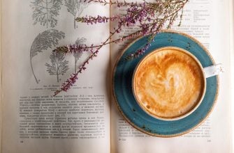 Káva, hubnutí, máslo, káva s máslem, snídaně Příprava domácího dýňového latté je snadná