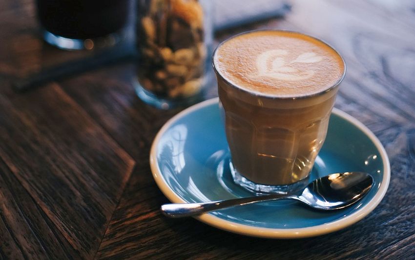 Chyby při pití kávy, které ohrožují zdraví Příprava dýňového pyré, domácí dýňové latté, dýňové latté, dýně, latté