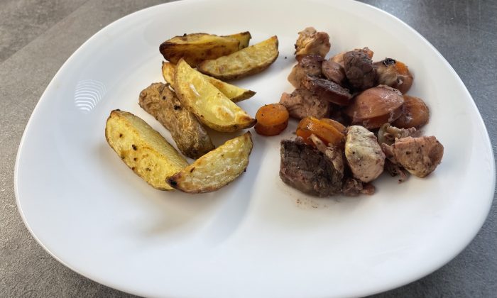 Rozpadlý ptáček s opékanými bramborami  