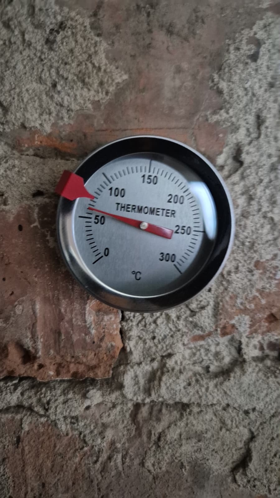 Teploměr v udírně